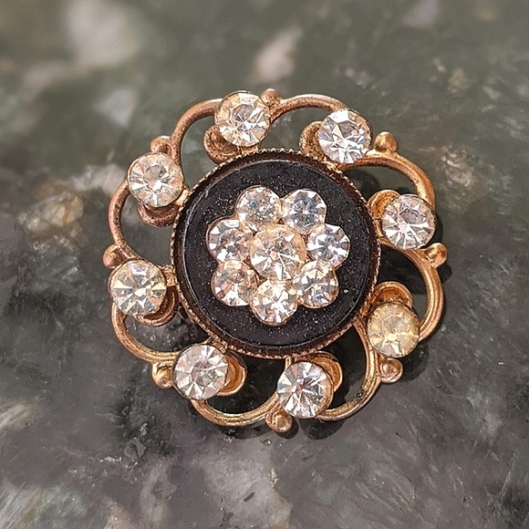 Jewelry - Vintage Rhinestone Brooch
